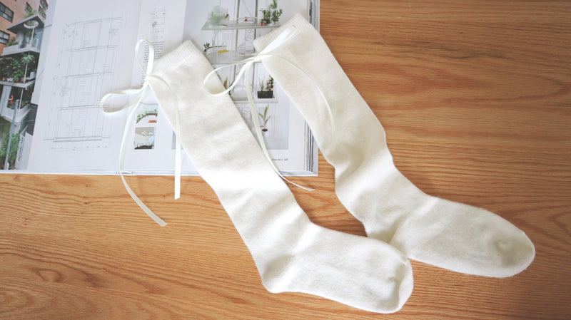 Back Ribbon Cashmere Socks