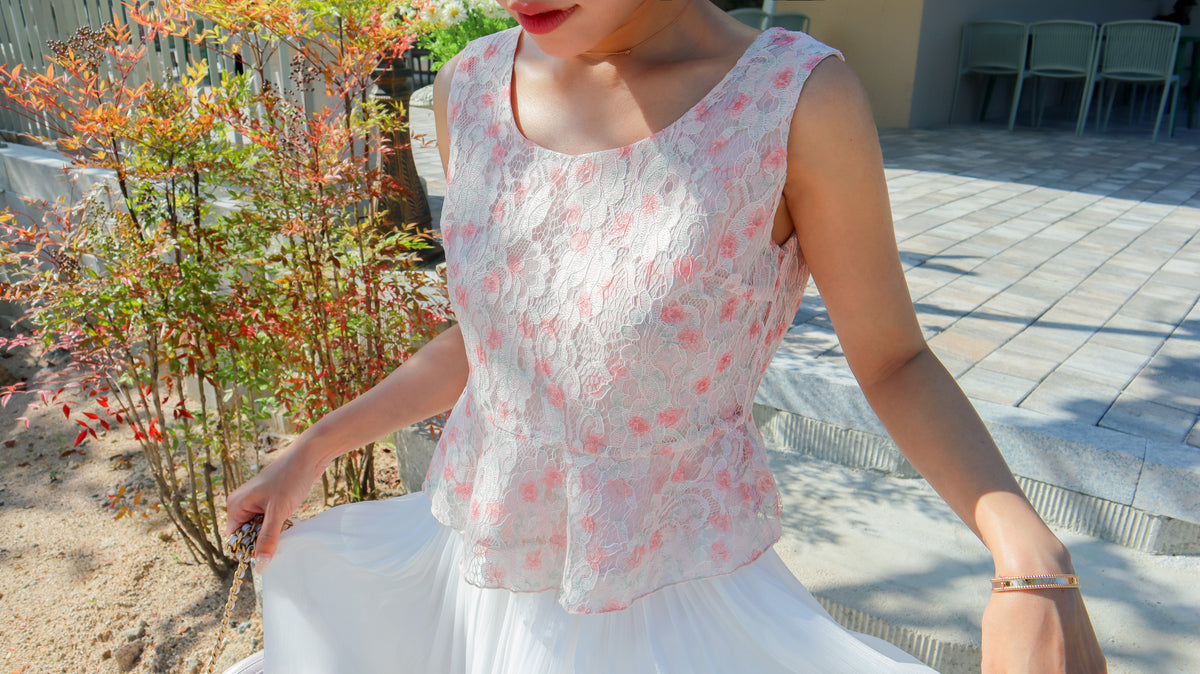 < M A D E > The Rosy Pop Lace Top