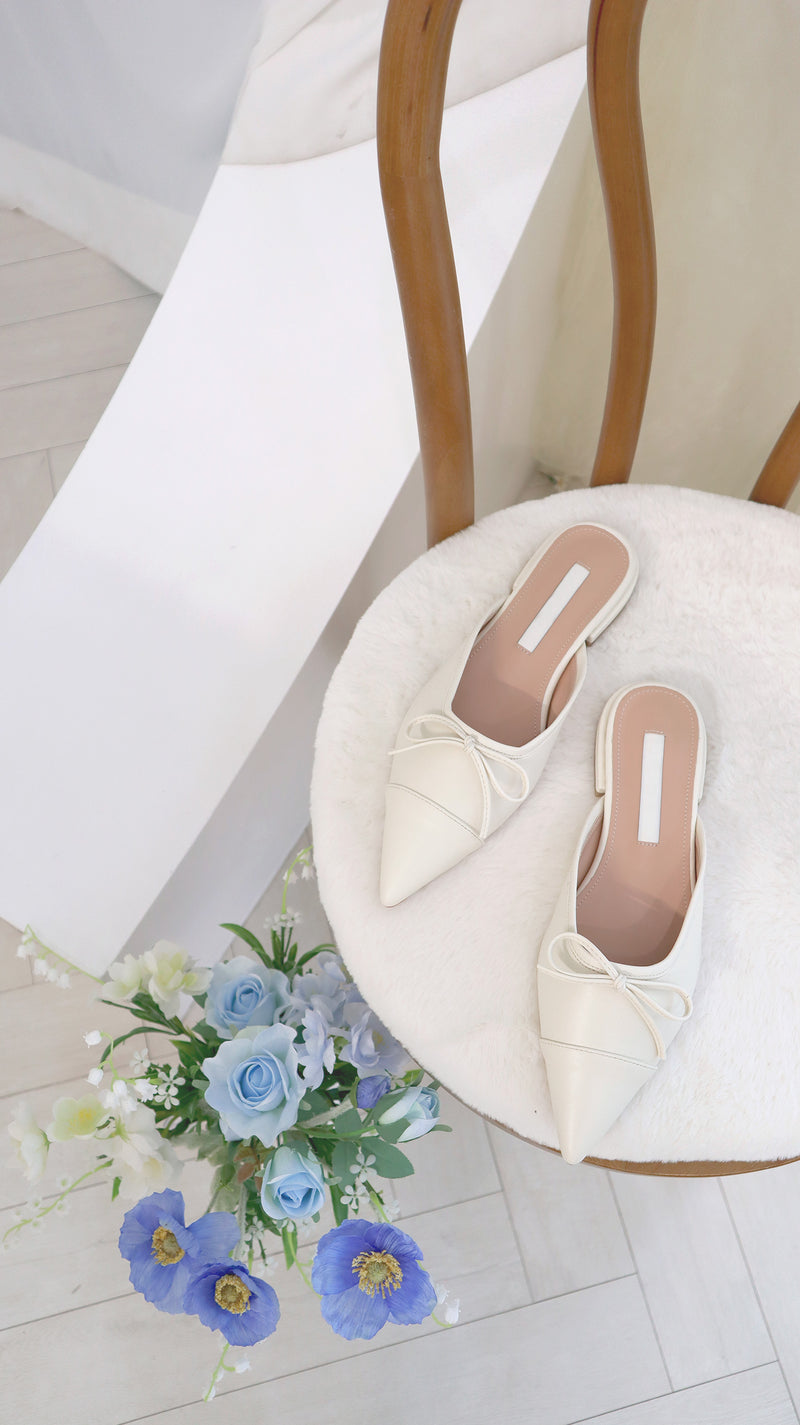 Calming City White Mules