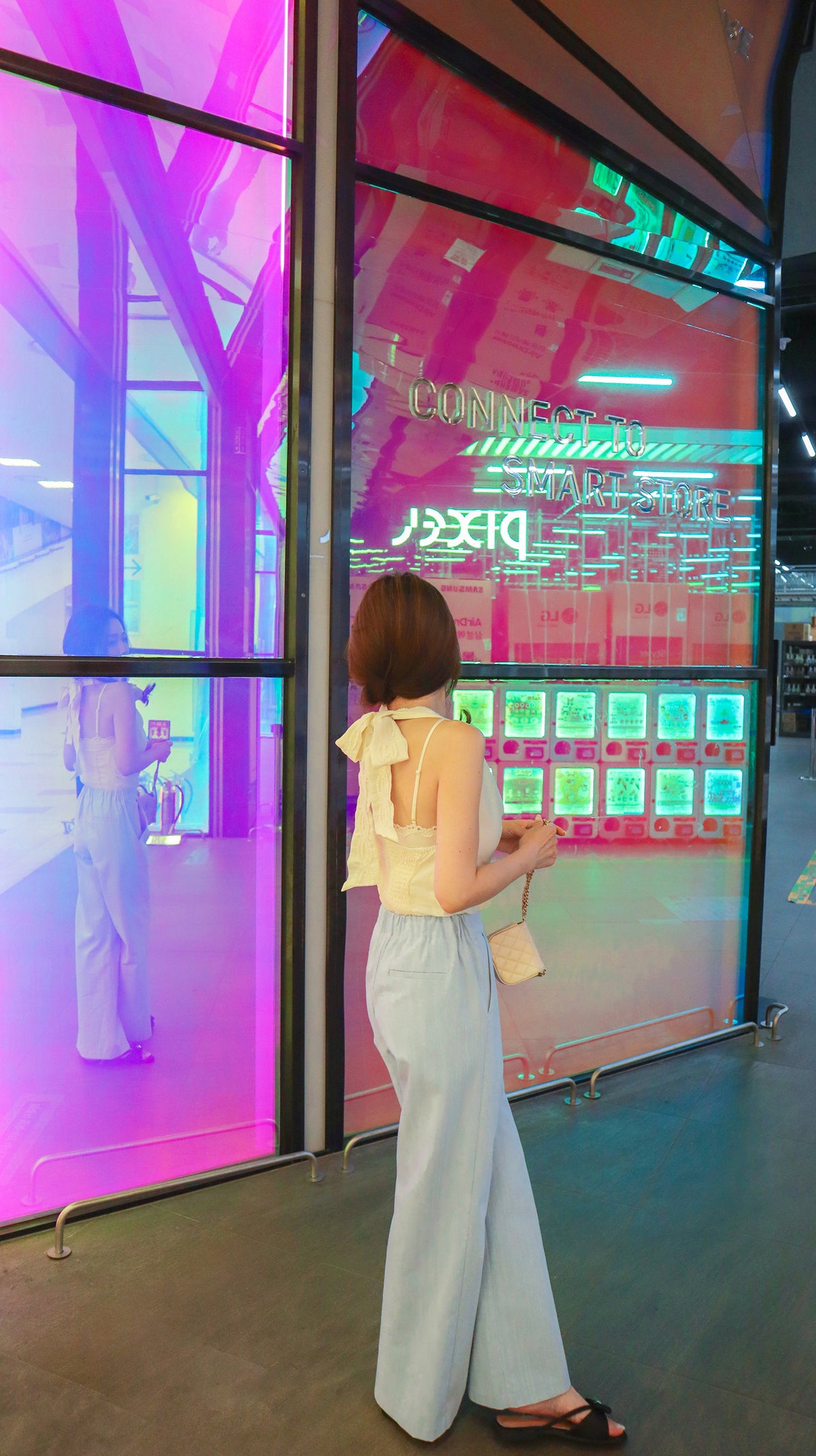 < M A D E > Flair Halter Neck Top