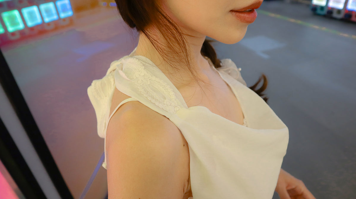< M A D E > Flair Halter Neck Top