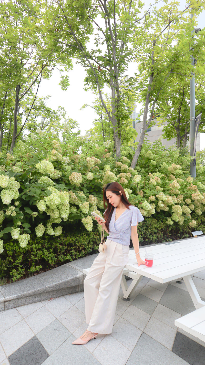 < M A D E > Lace Petal Crossover Blouse