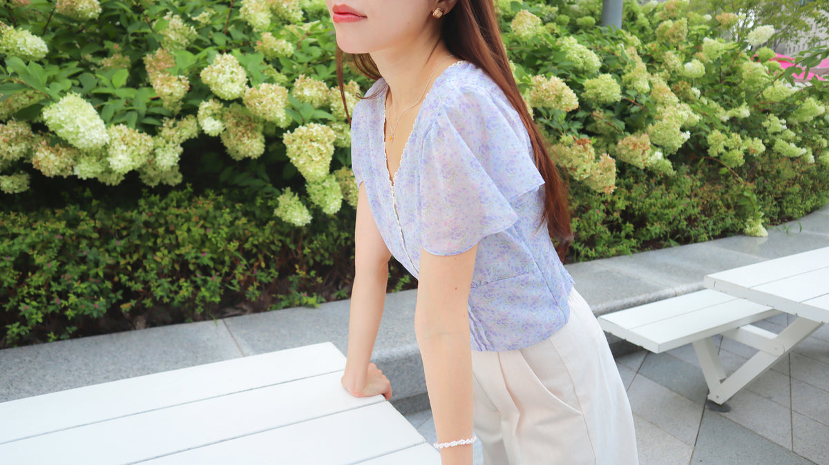 < M A D E > Lace Petal Crossover Blouse