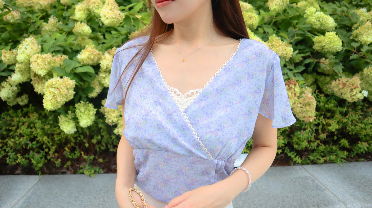 < M A D E > Lace Petal Crossover Blouse