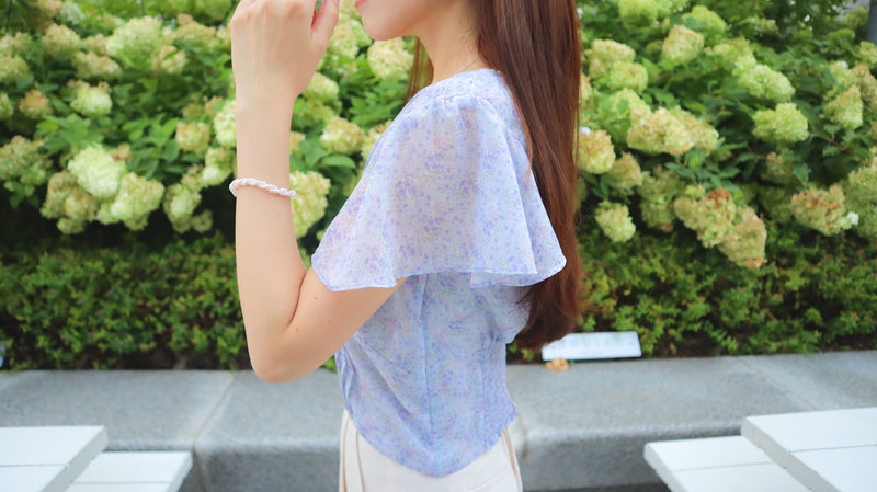 < M A D E > Lace Petal Crossover Blouse