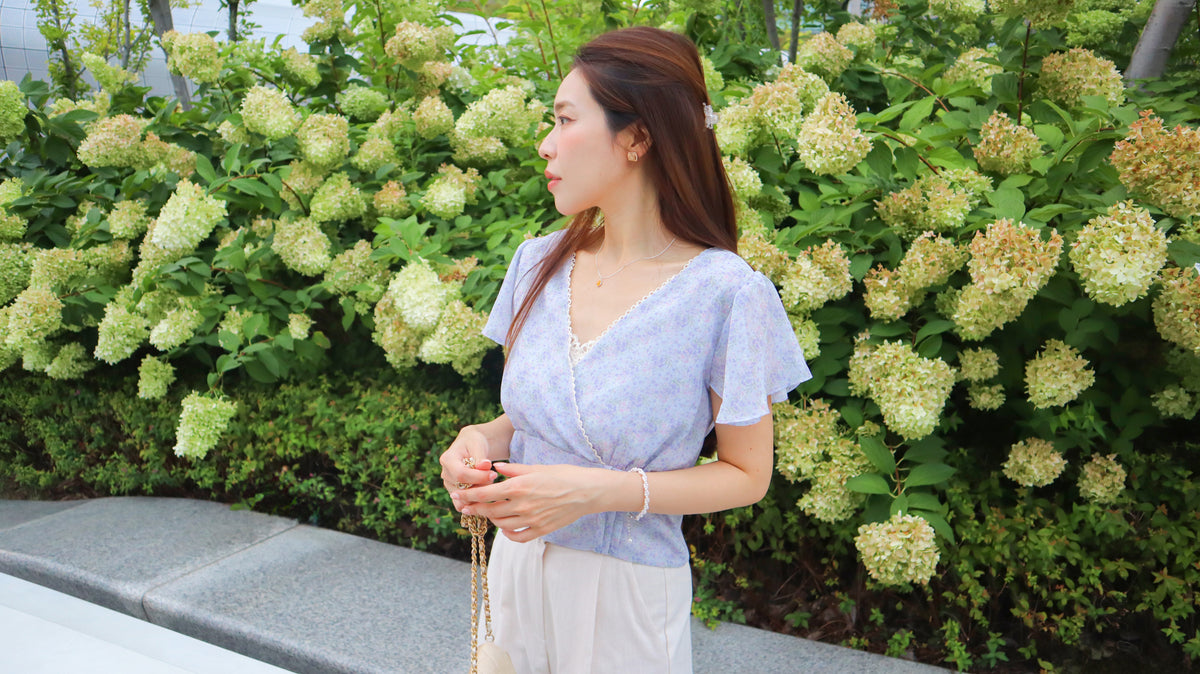 < M A D E > Lace Petal Crossover Blouse