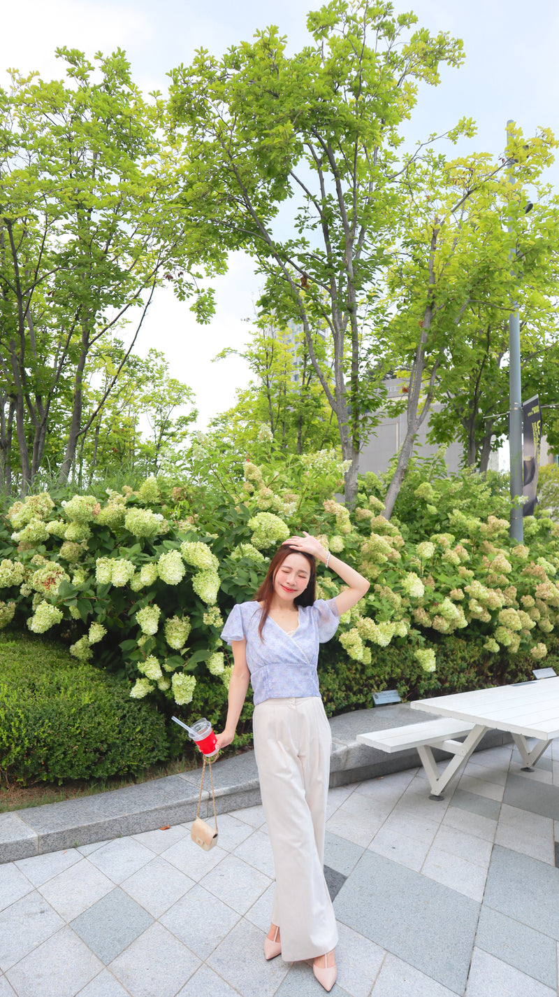< M A D E > Lace Petal Crossover Blouse