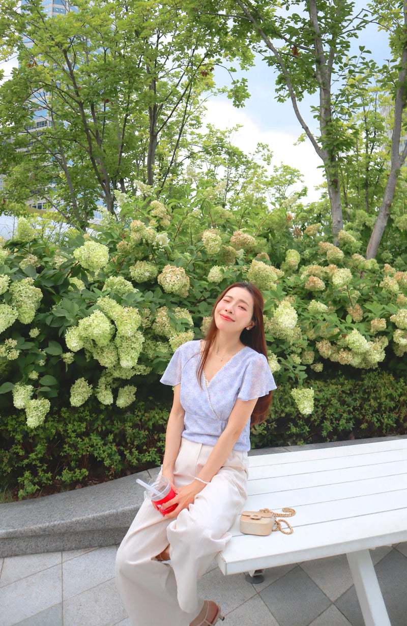< M A D E > Lace Petal Crossover Blouse