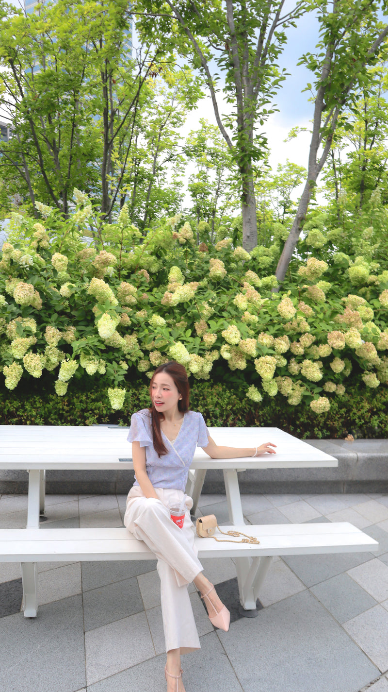 < M A D E > Lace Petal Crossover Blouse