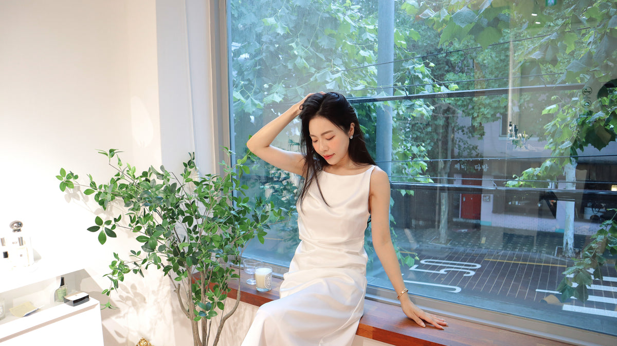 Femme Blanc Satin Dress