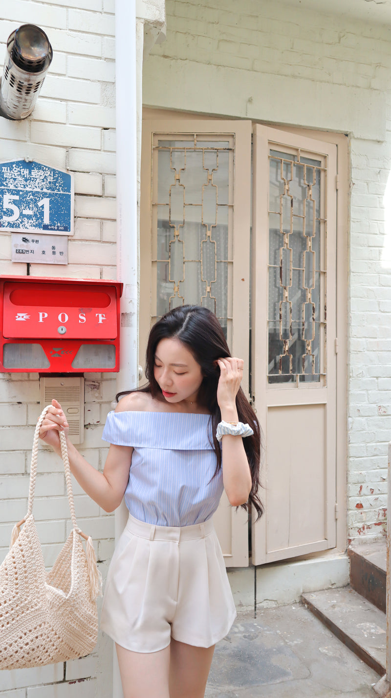 Vanilla Cream Petite Shorts