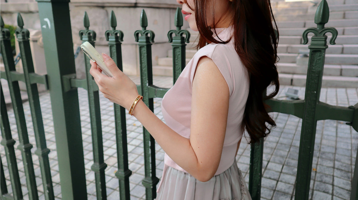 < M A D E > She Picks This Top