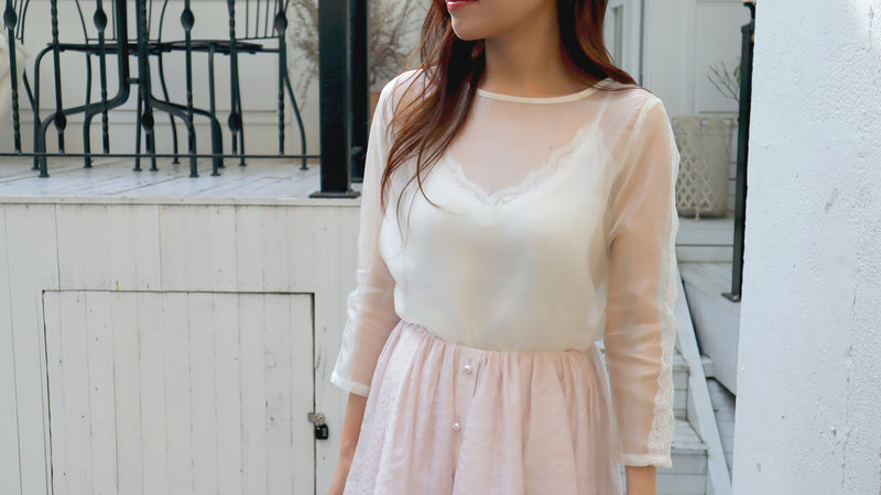 < M A D E > The Lustrous Lightly Blouse