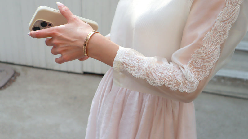 < M A D E > The Lustrous Lightly Blouse