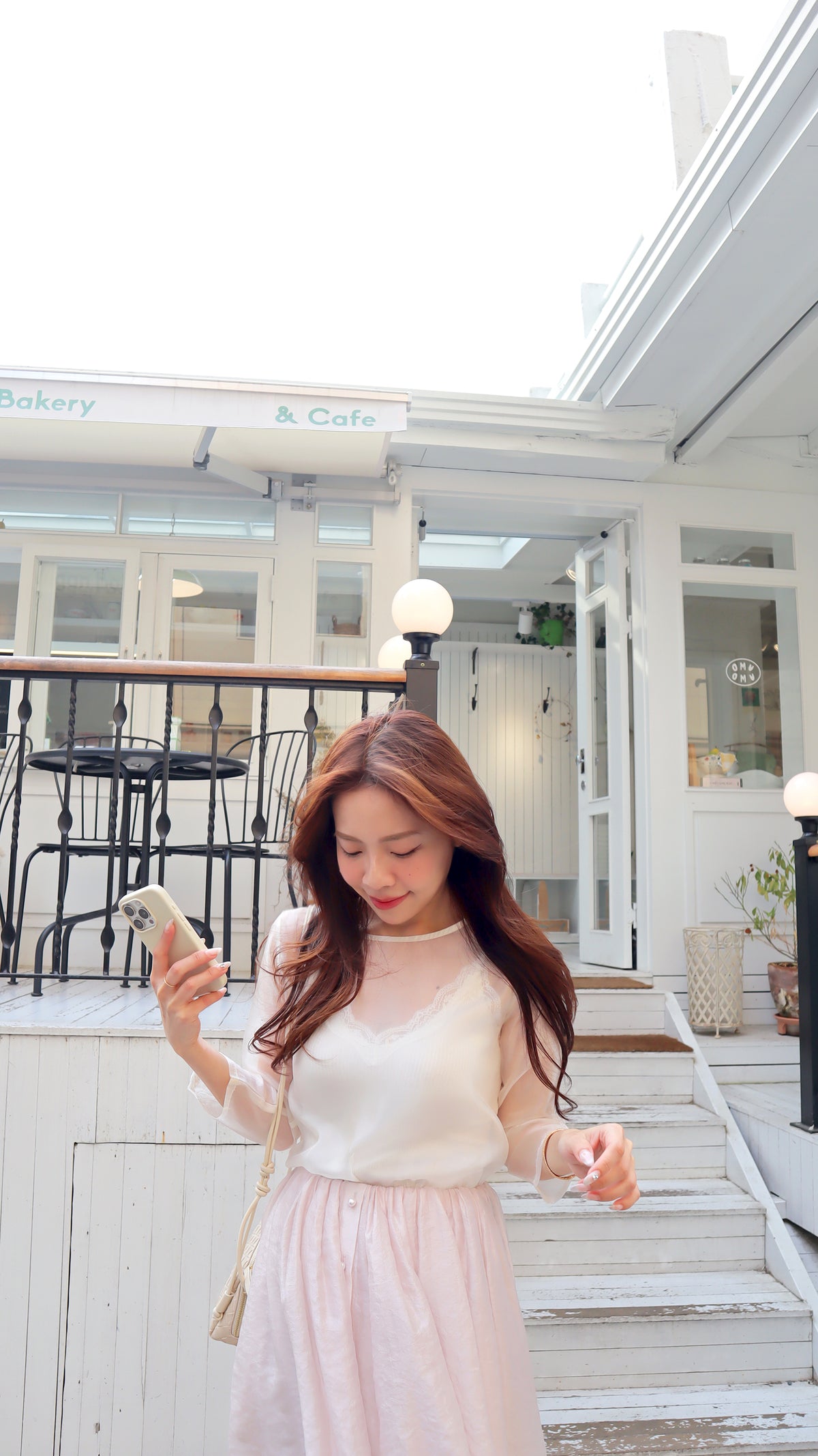 < M A D E > The Lustrous Lightly Blouse