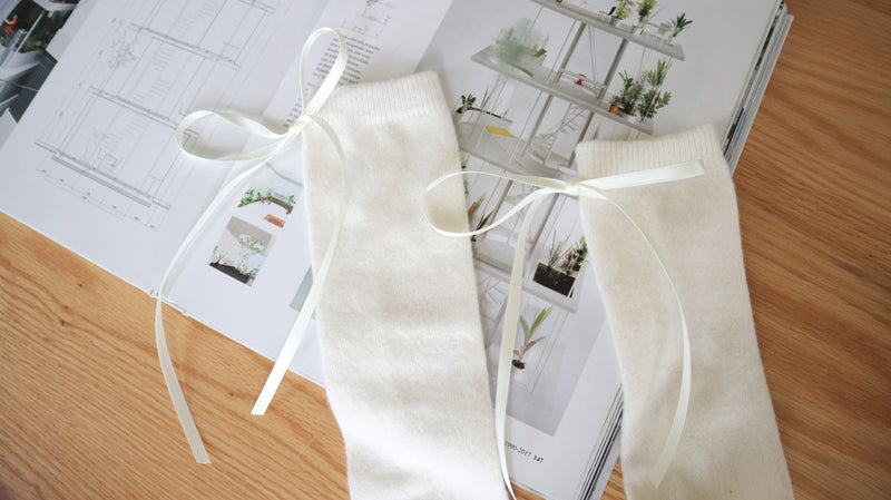 Back Ribbon Cashmere Socks