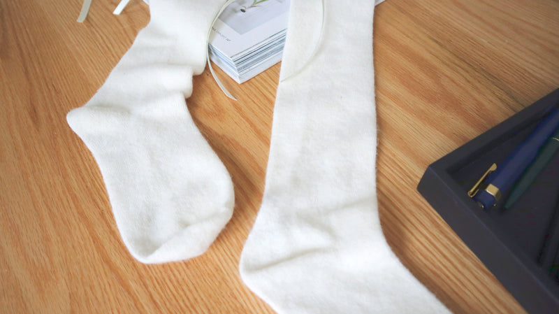 Back Ribbon Cashmere Socks